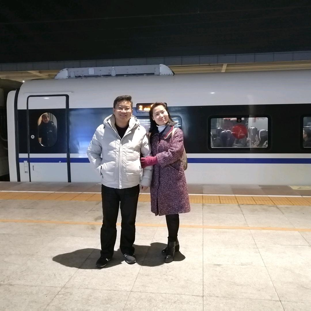 刘  巍