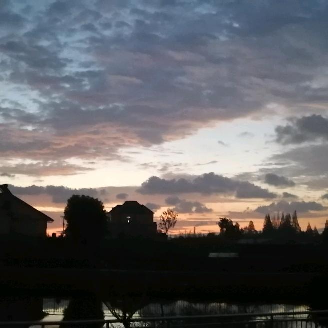 一別倆寬，各生歡喜