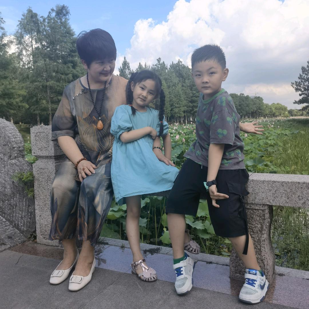 凯莉玫妈妈装