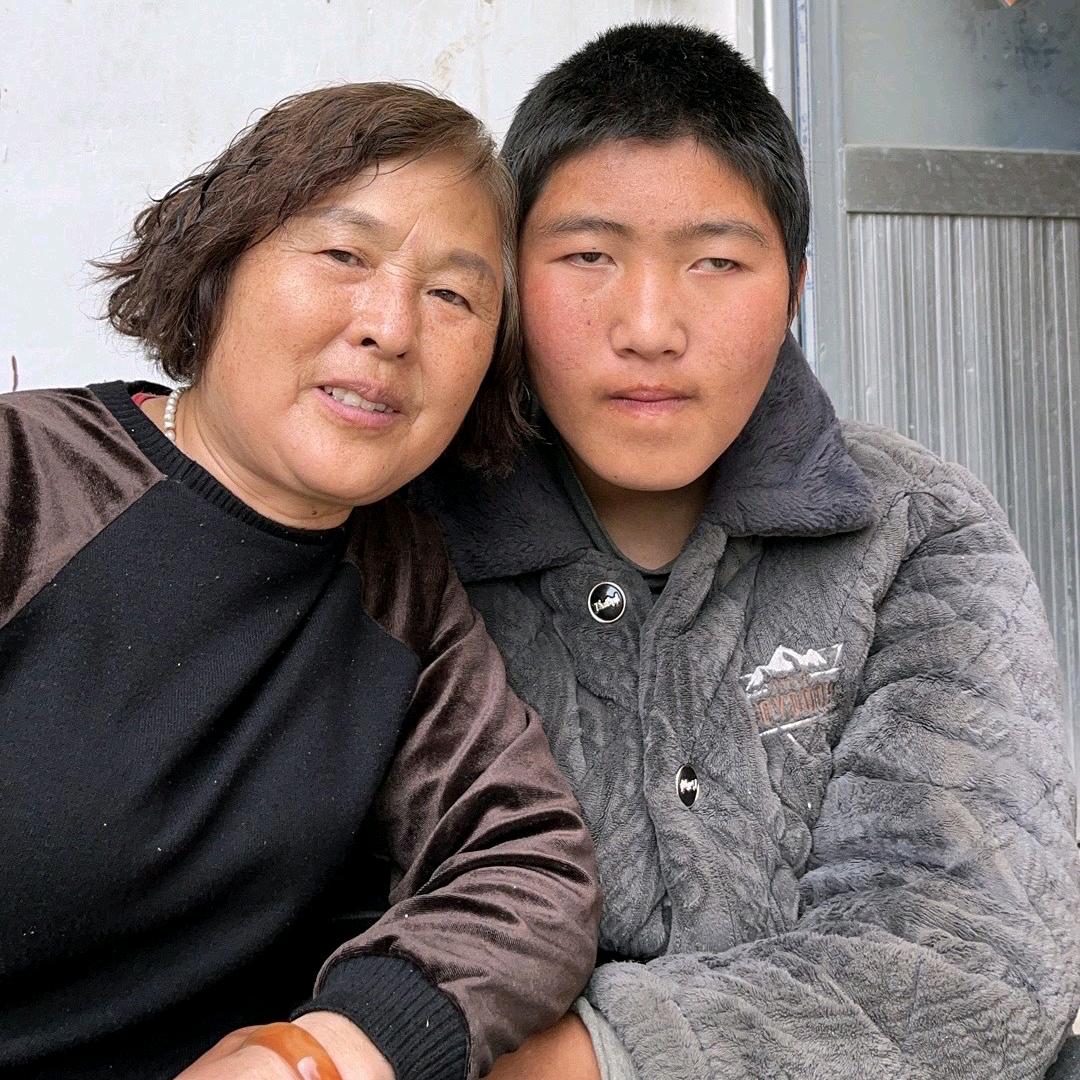 农村大姐，晚上8点10分开播