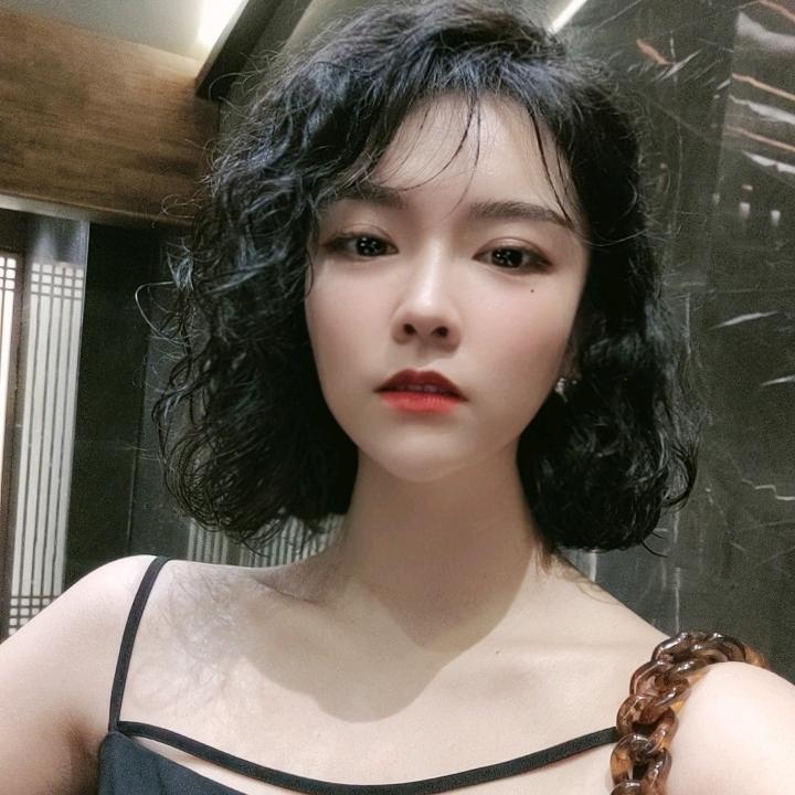 曼泽美妆集合店