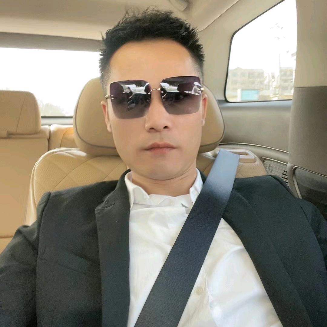 弹力球工厂黄米奇