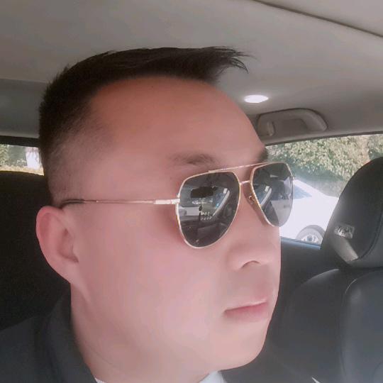 天黑路滑，车子没闸