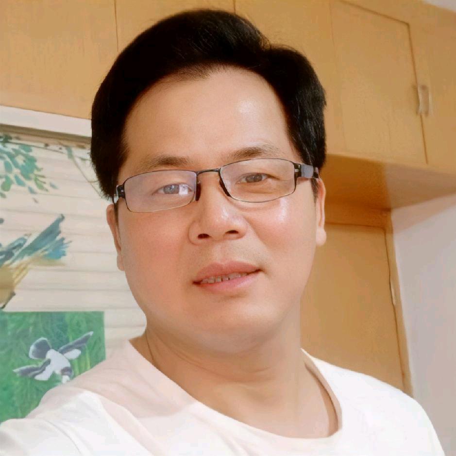 李子成，专业修复破损照片。