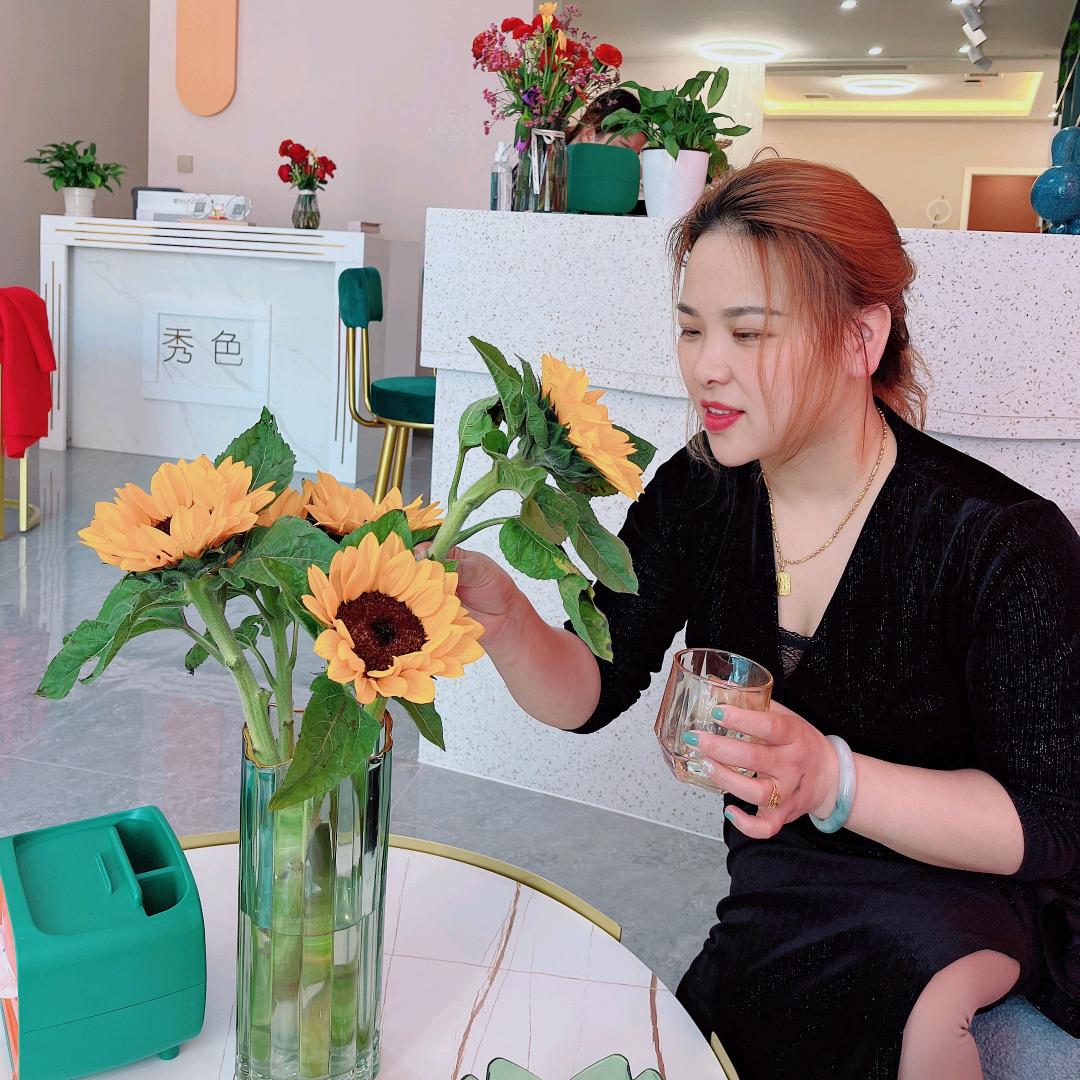陈丽丽汽车美容蓬布装潢