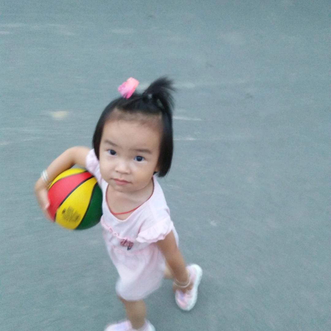 幸福，平安，朱晨熙，朱梓萱。