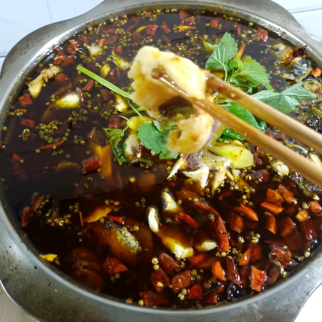 黑龙滩生态藿香冷锅鱼