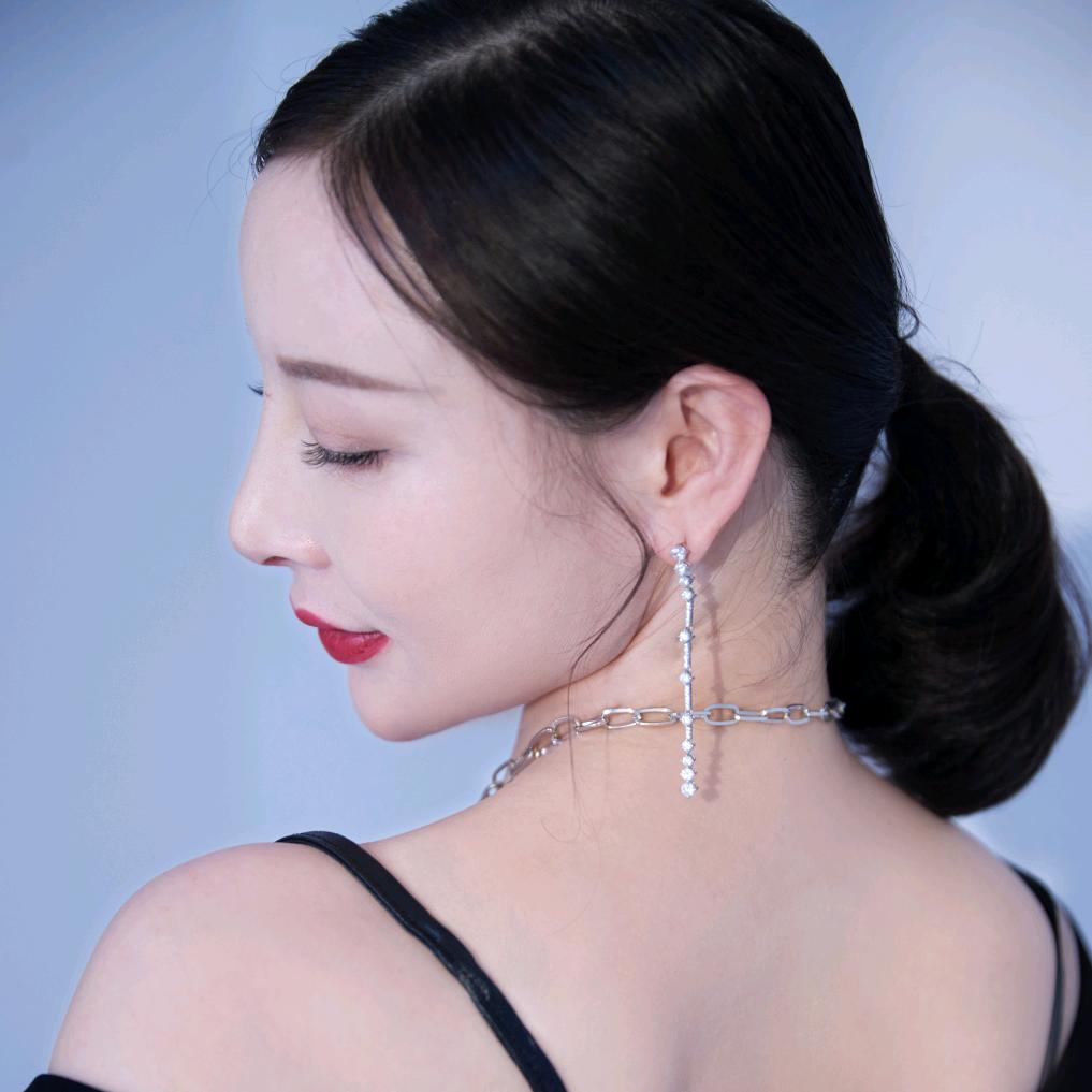 绣萍萍颜美容·依菲丽