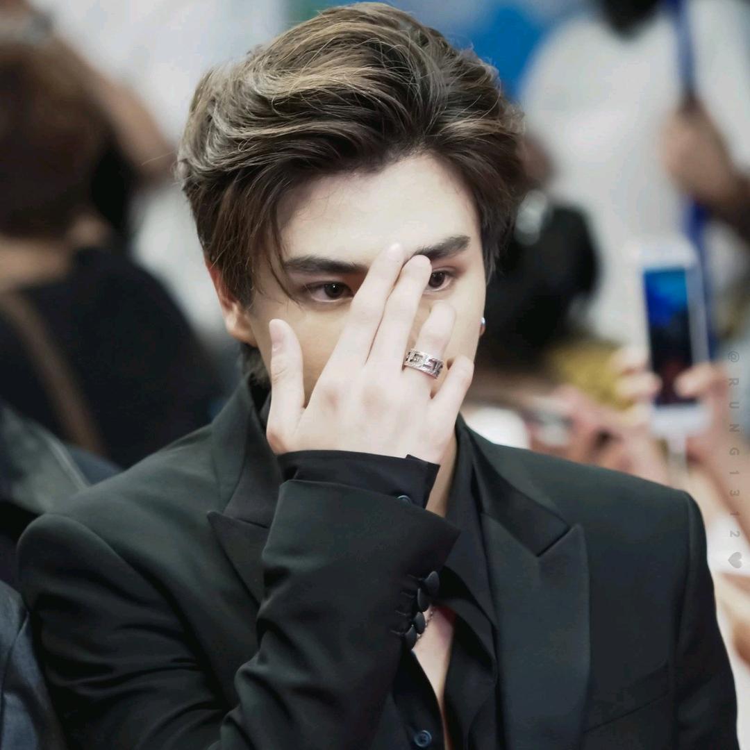 ꧔ꦿ᭄右想❥꧔ꦿ᭄🖤