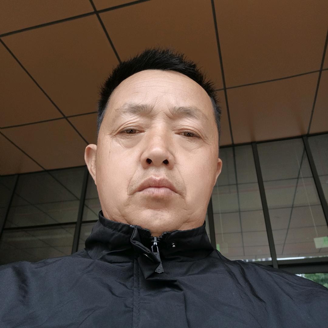 万正炳万凌霞爸爸