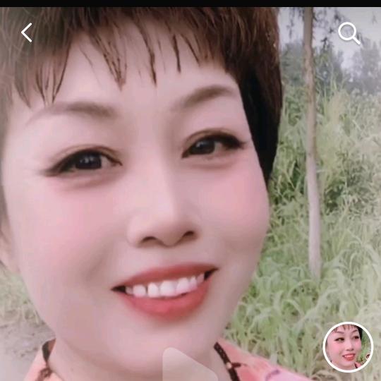 快乐，阳光的美阿姨