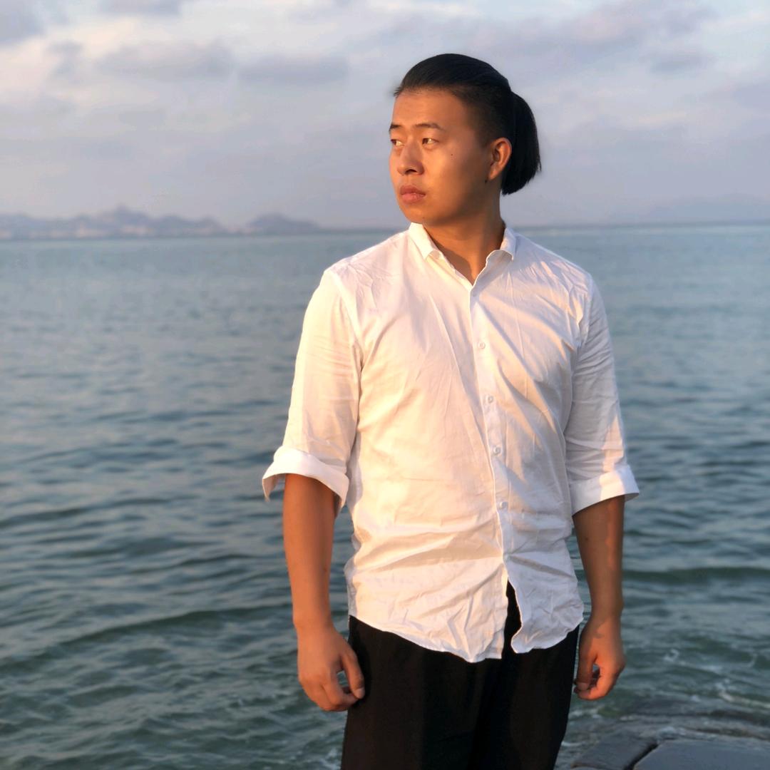 万炜