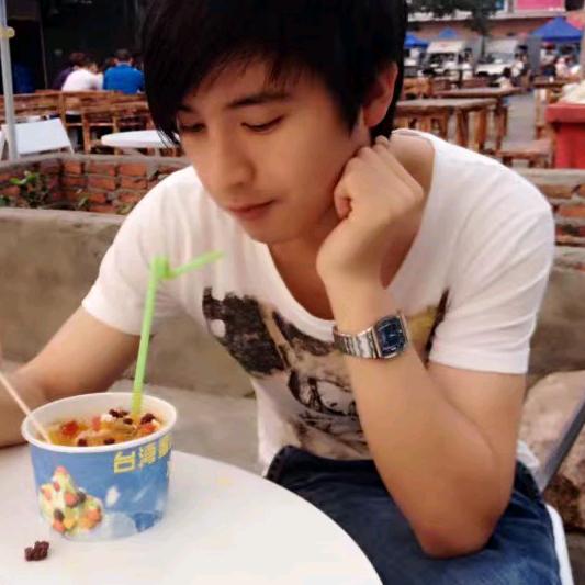 小梁同志