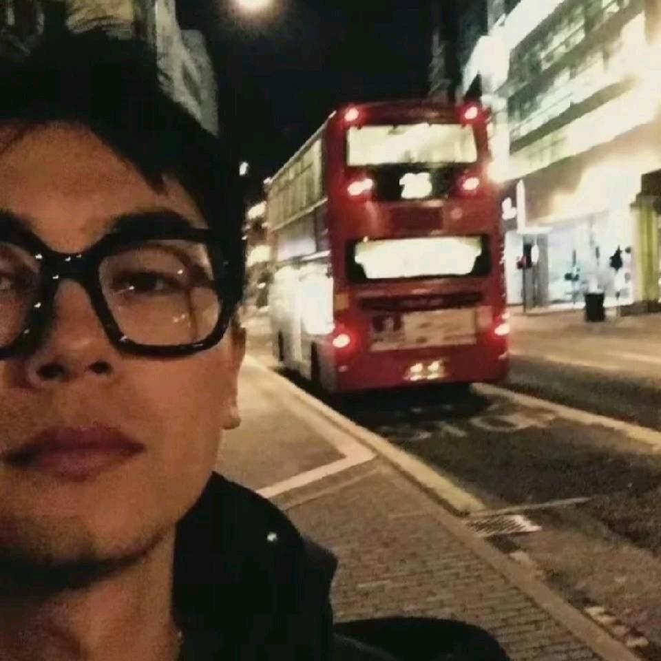 啊.