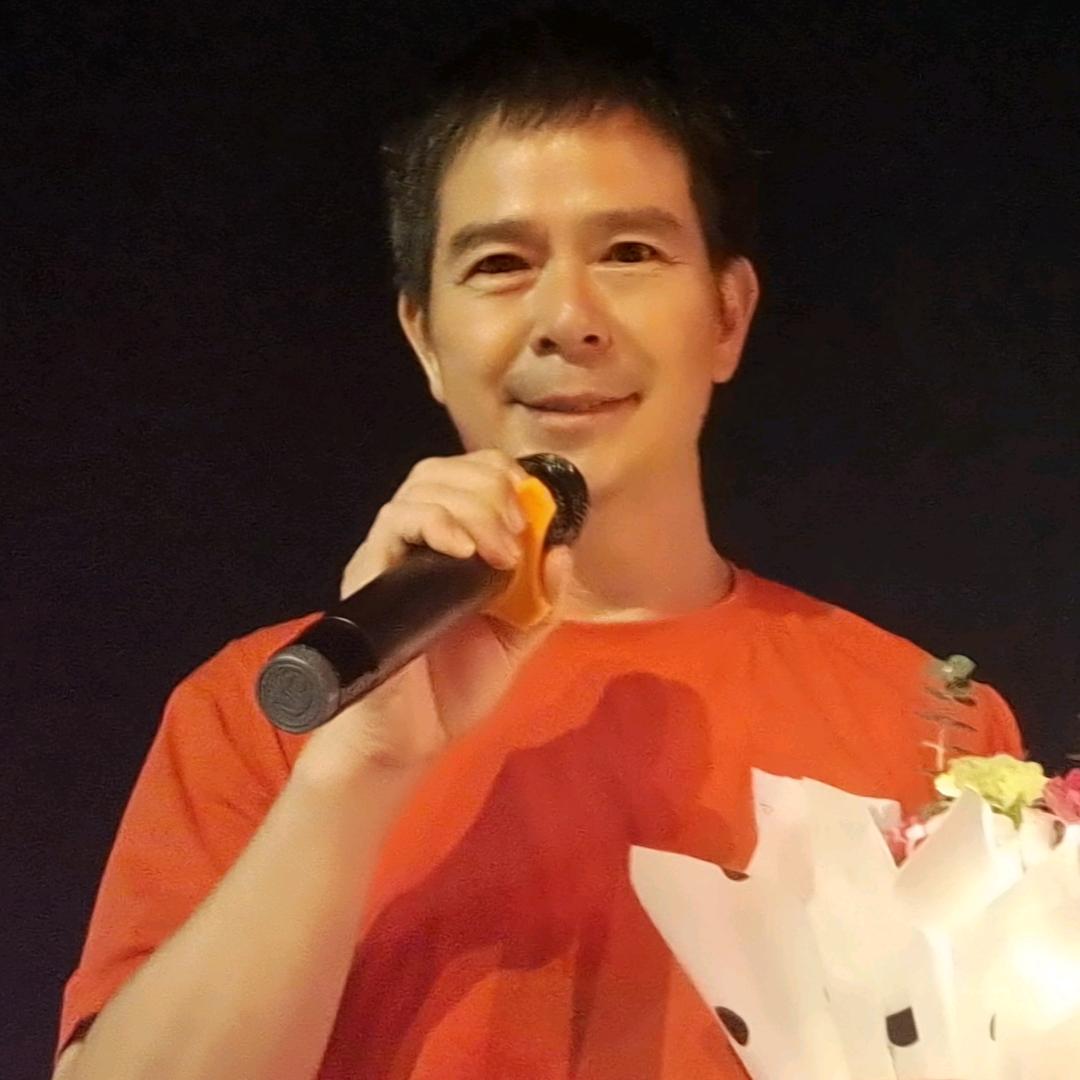 叶进（男高音）