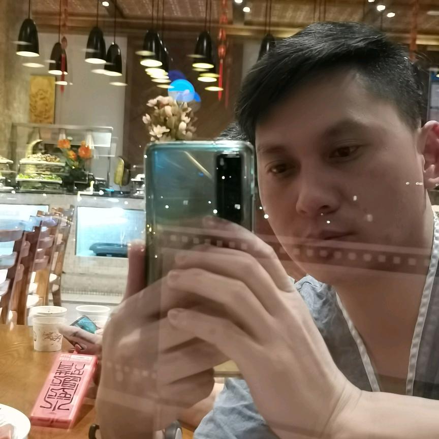 🇨🇳一笑而郭🇨🇳