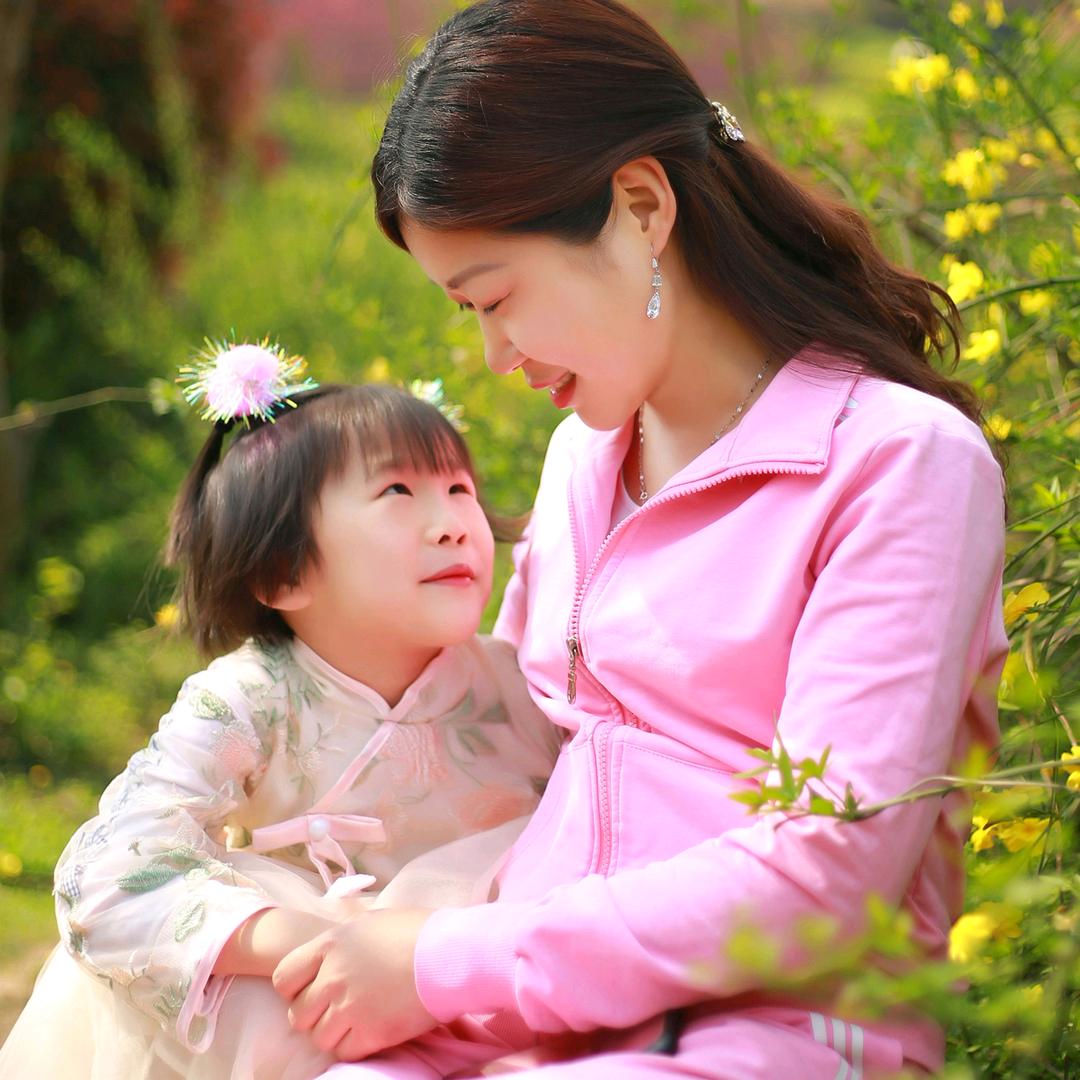 社旗八小东门对面  丽丽童装上上签