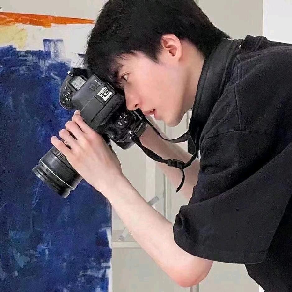 只向明月📷