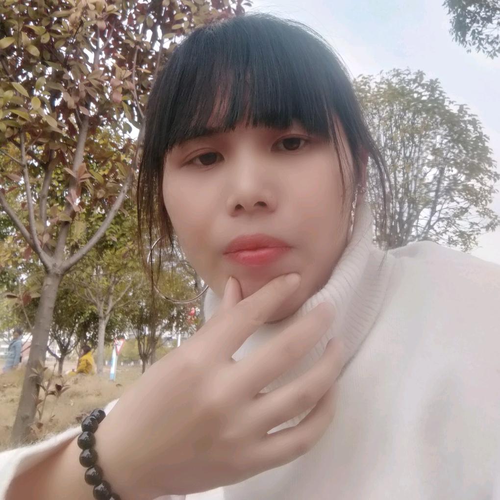 卖煎饼果子跟凉皮批发冰棒的小姐姐