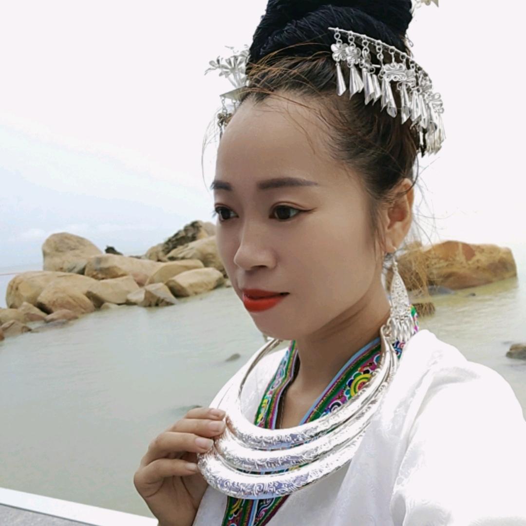 妈敏侗族制作服装(拍照，化妆)拒绝私聊