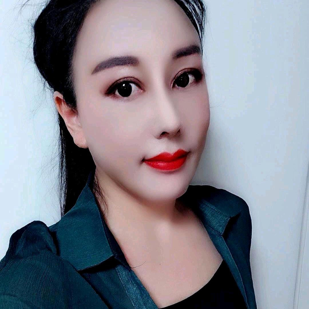 莉莉