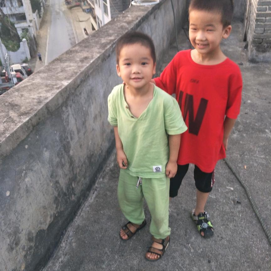 依