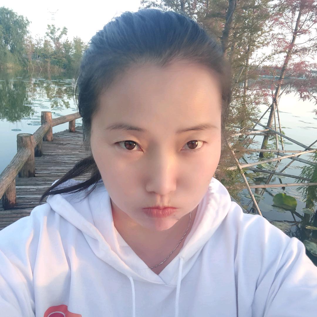 吕艳彩