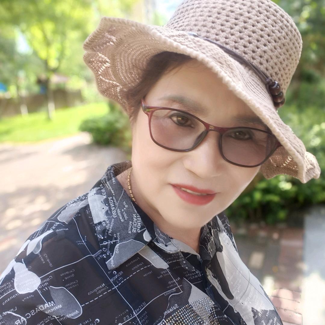 卖木材的女神