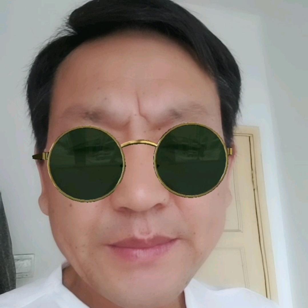 龍  哥