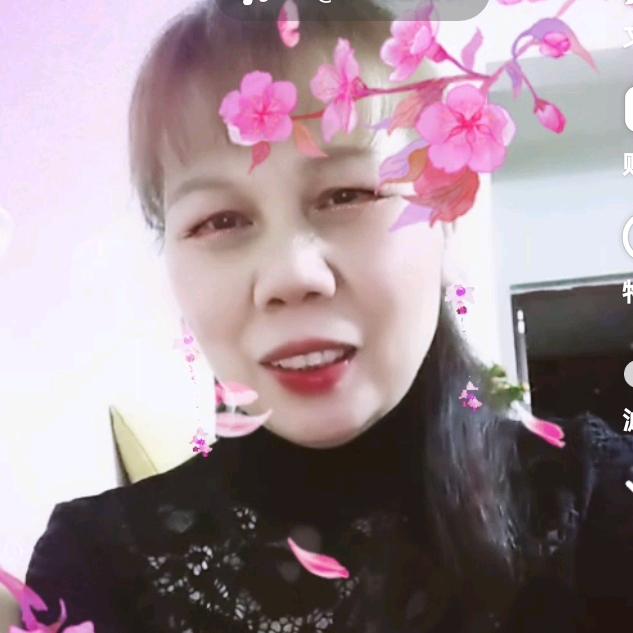 元元  《 请勿秒赞   拒私聊》
