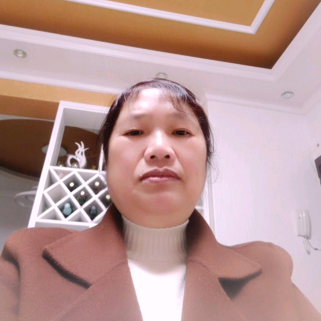 王三姐，每天中午12点开播
