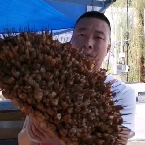 甘谷驿镇，桥头亮子烤肉