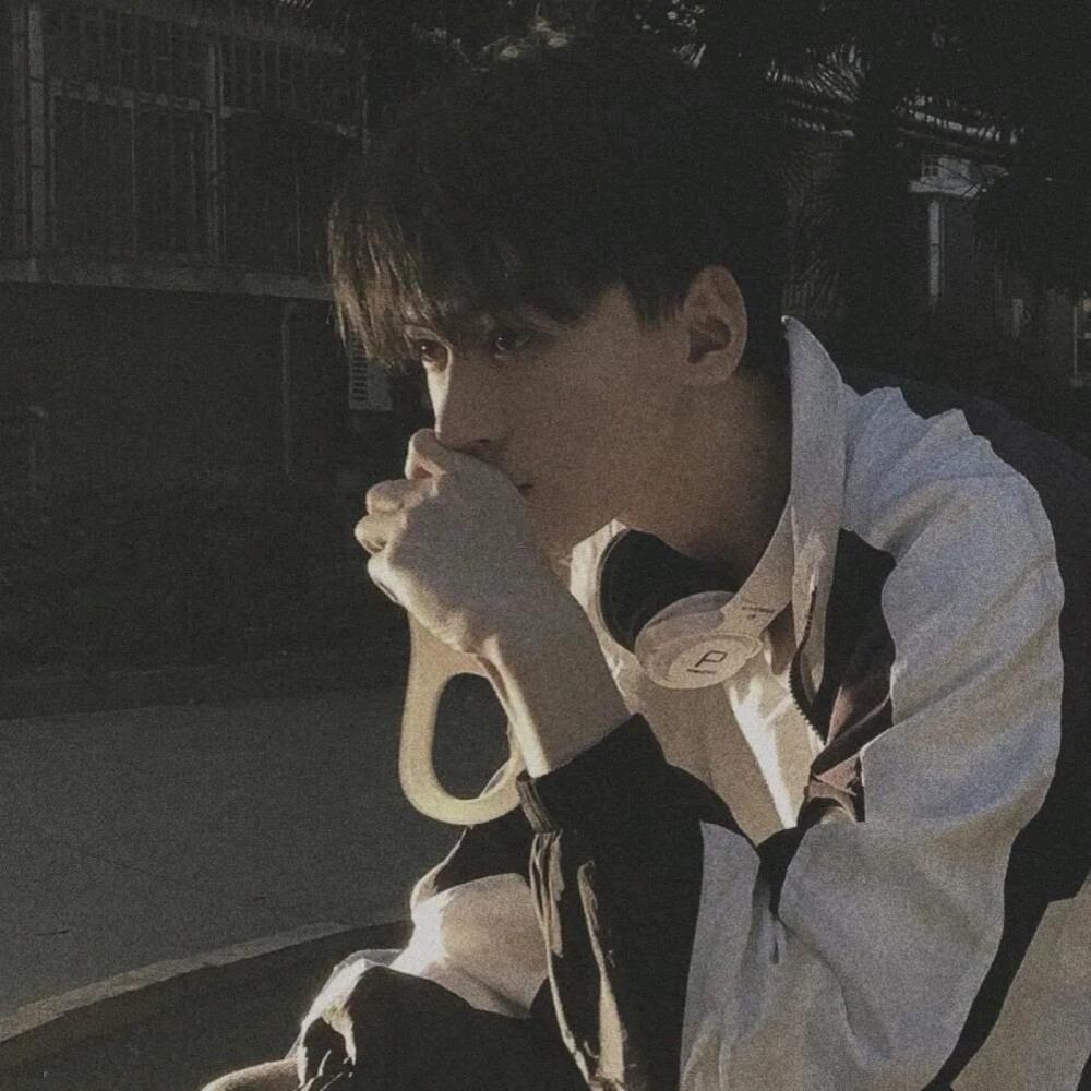 大摆锤后遗症男孩头像