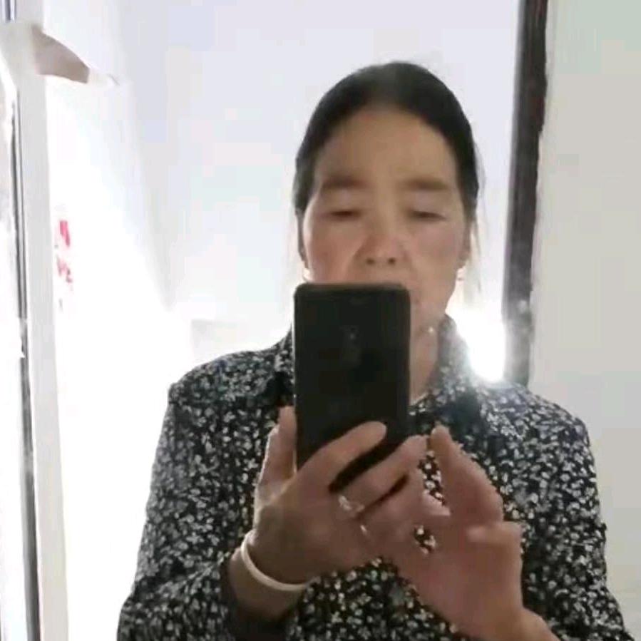 彩英