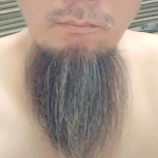 农村胡子哥