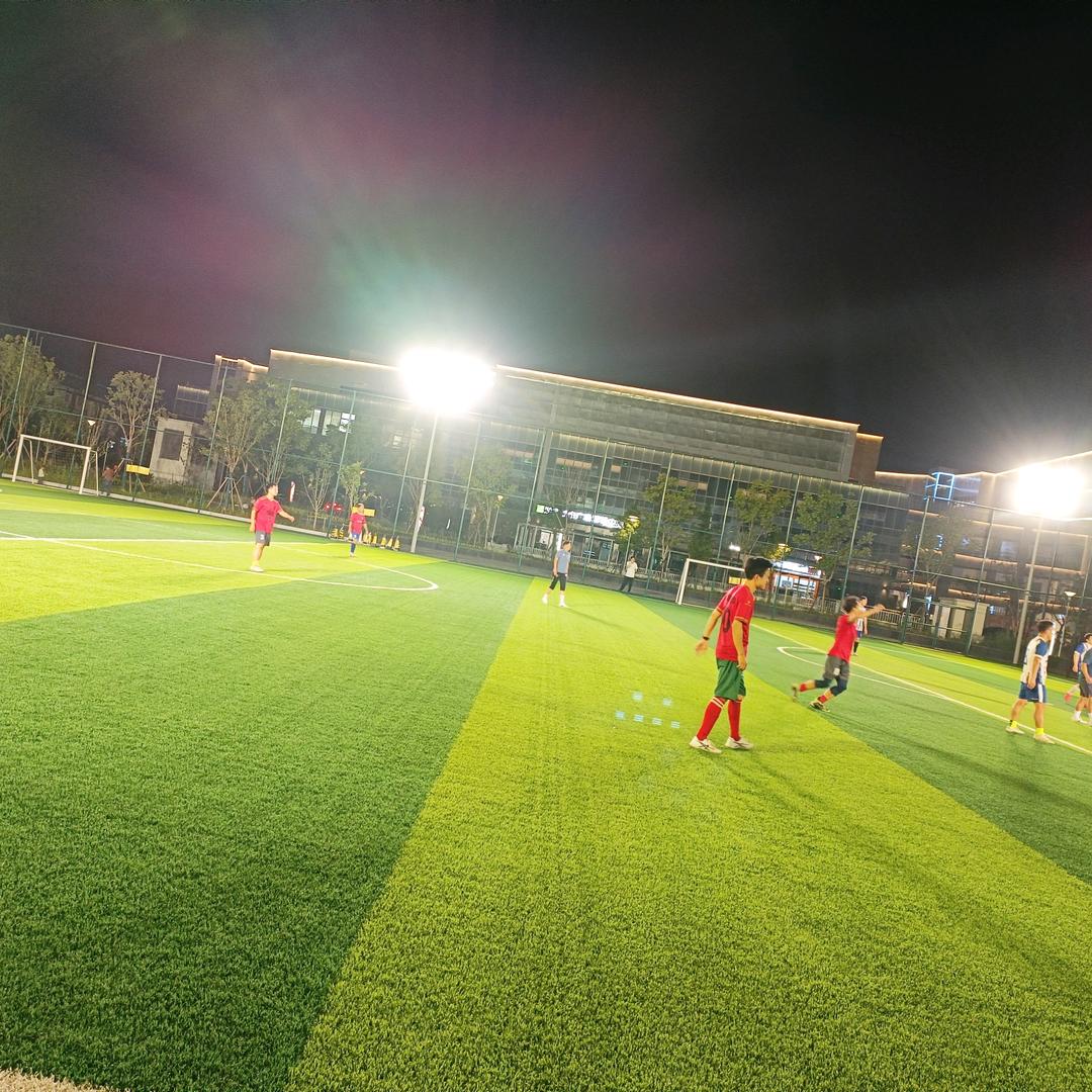 臧大个(多人大型加工厂:)招人中