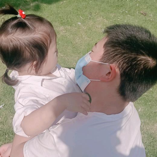 大酒窝❤️小卷毛