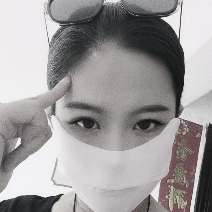 →_→卡路李💕