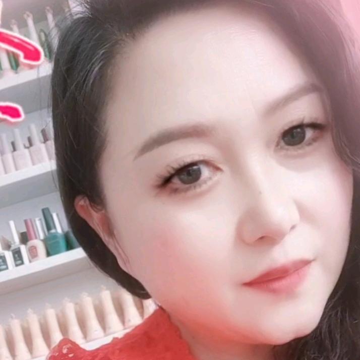 唯美纹绣美甲