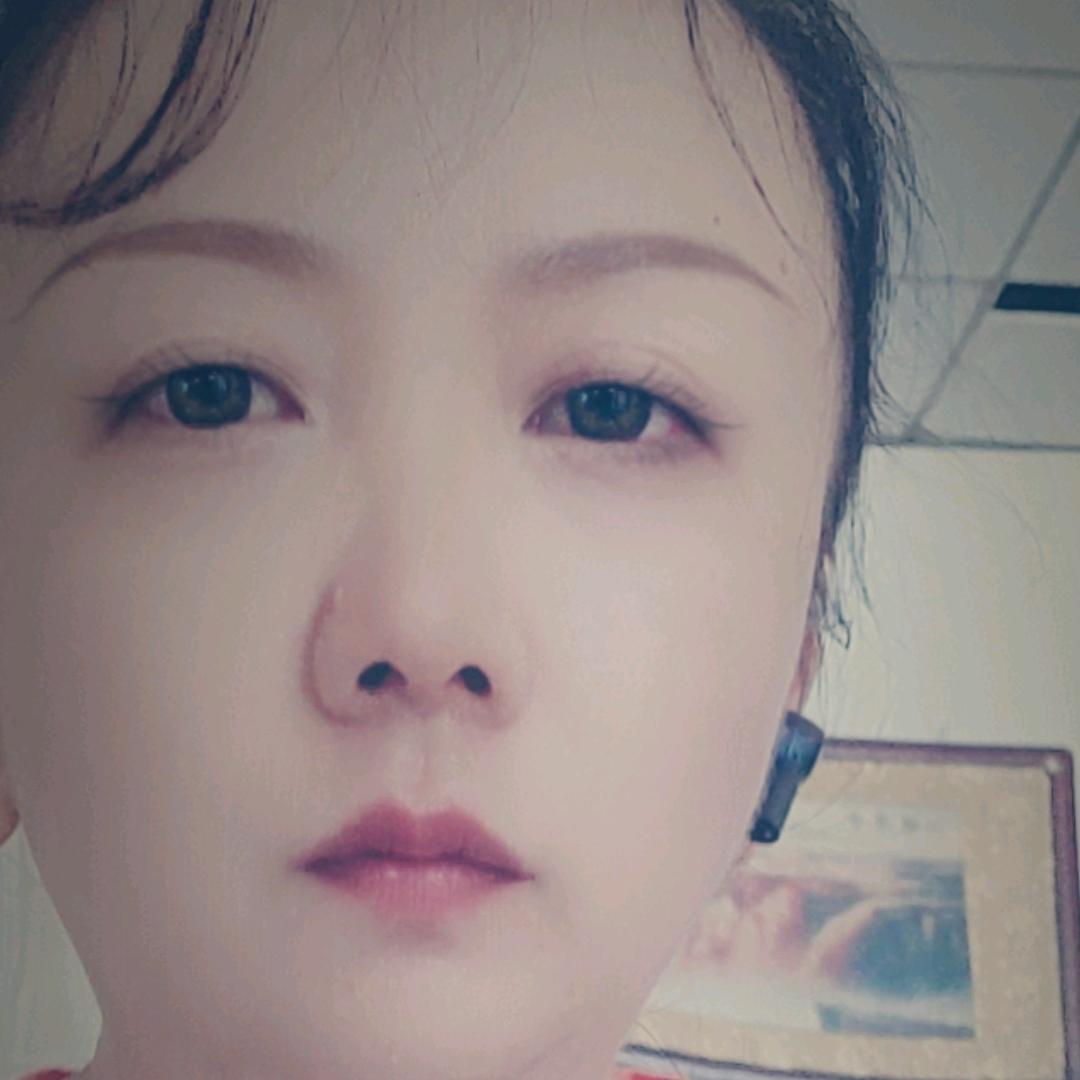 用微笑诠释忧伤（徐记小吃）