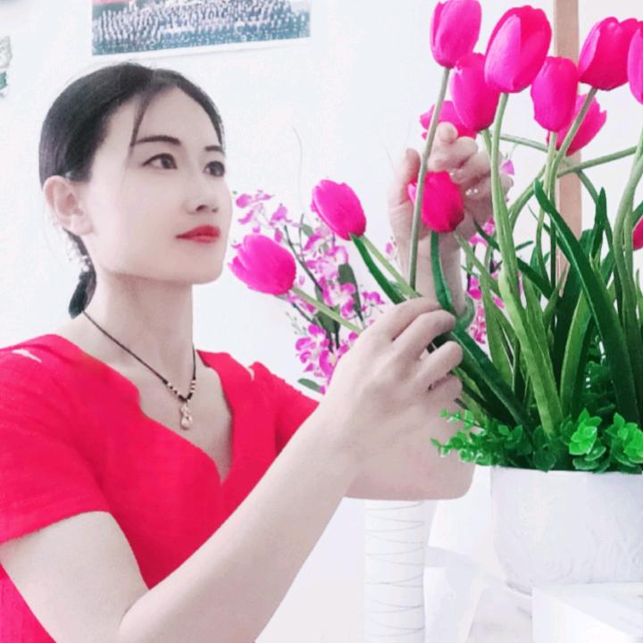 泪湿伊人妆