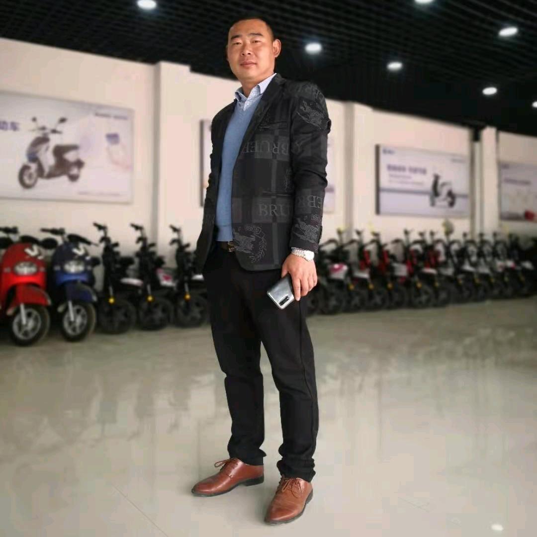 八里屯建伟车行