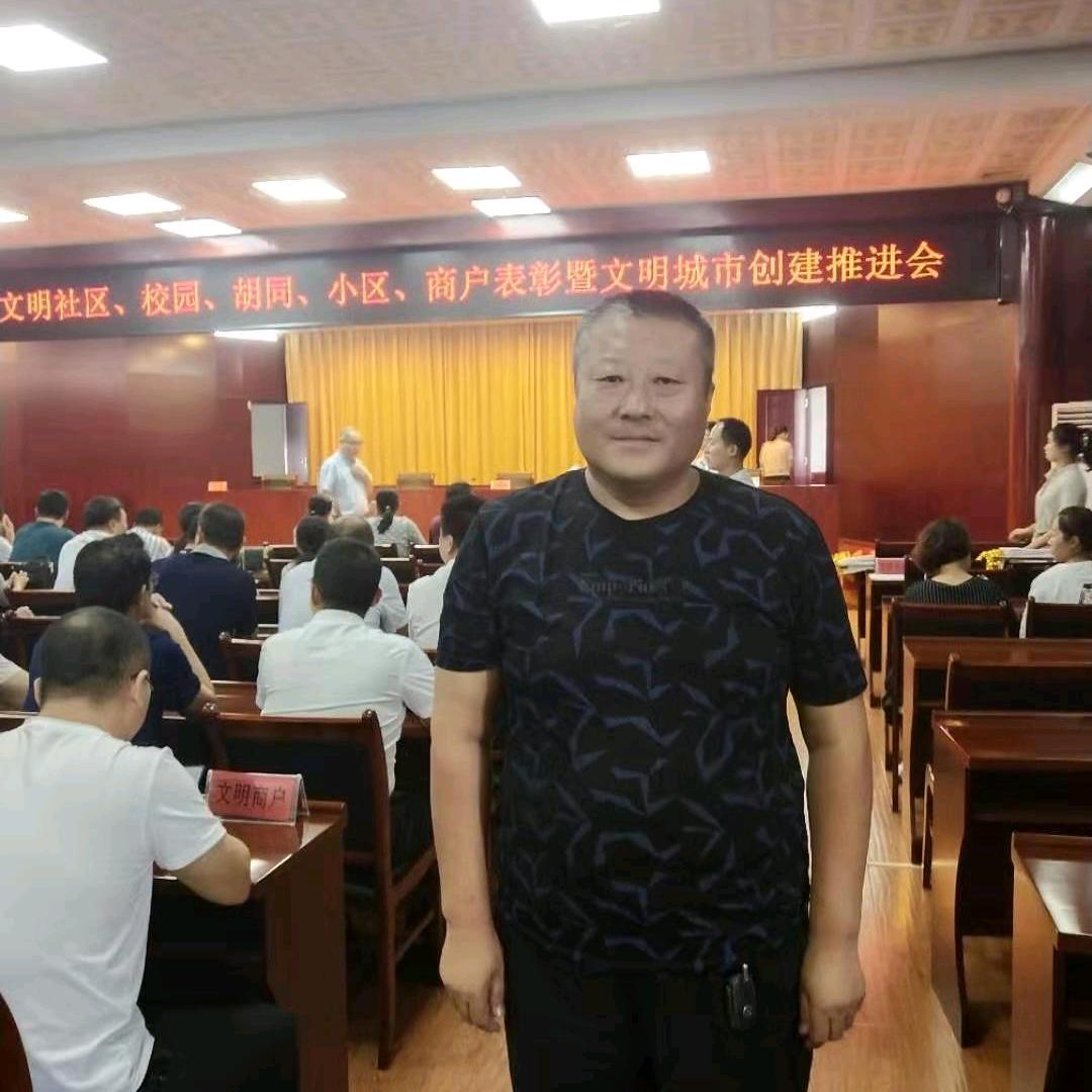 王东苏宁易购手机家电商场