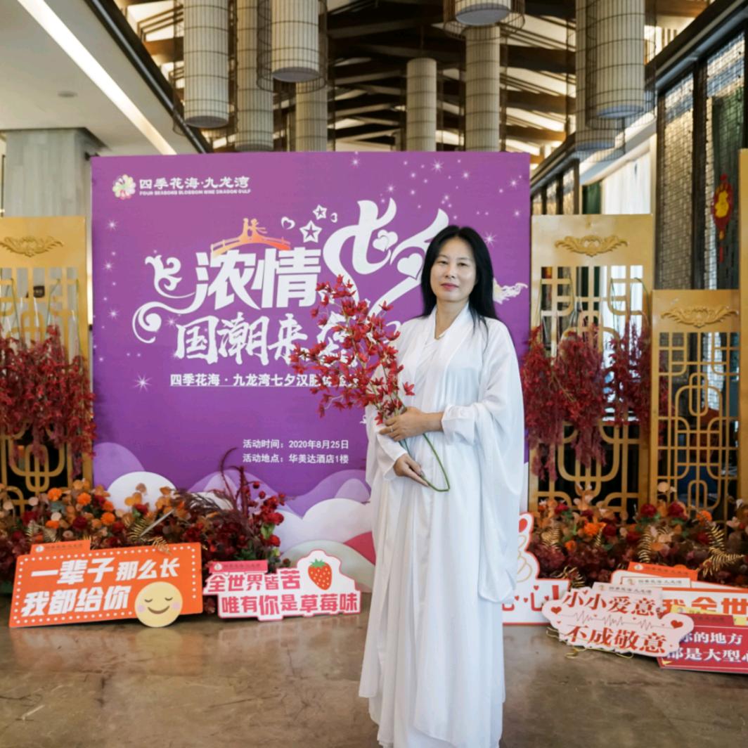 英山四季花海李爱武
