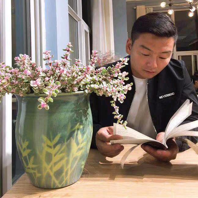 柏宁岗田歌家居郎朗家具城