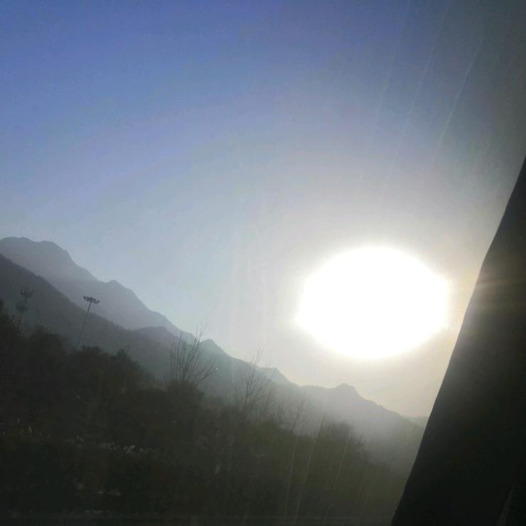 大风微凉