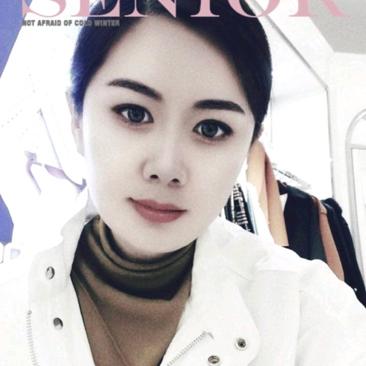 灵石贸易三楼女人缘女装店