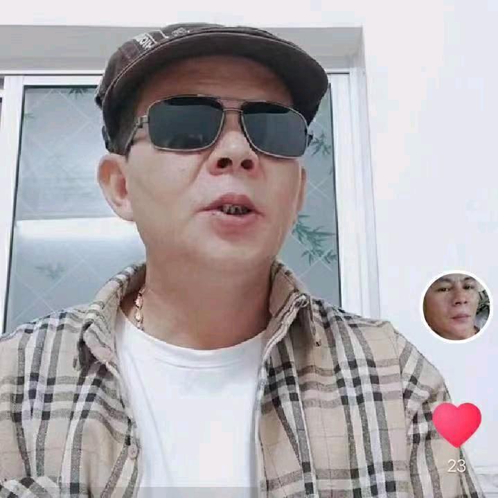 鱼跃龙门