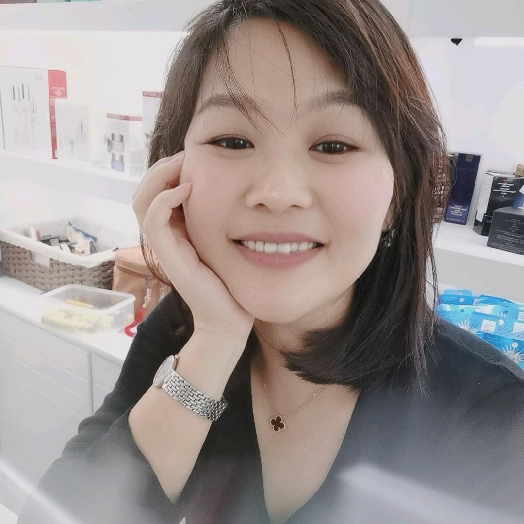 丫头(美妆护肤实体店主）