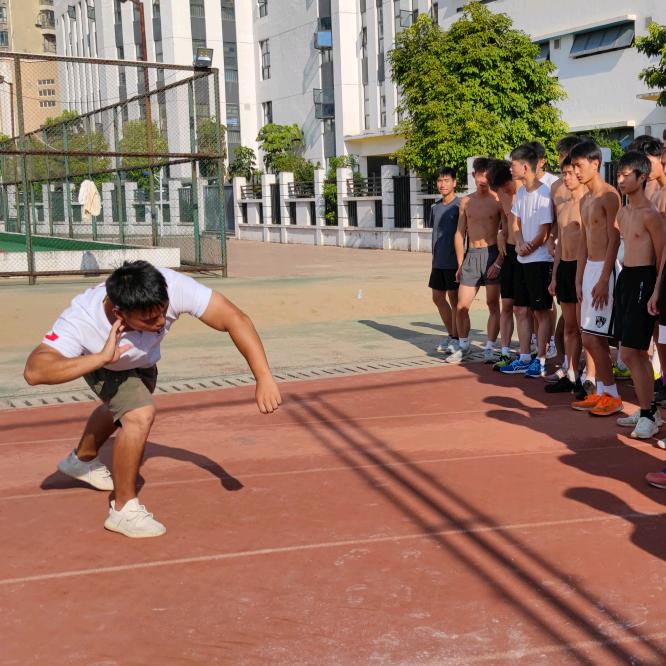 铅球万教